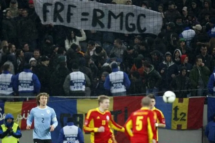 ActiveWatch condamna evacuarea suporterilor care au afisat bannerul "FRF=RMGC" la meciul Romania - Uruguay