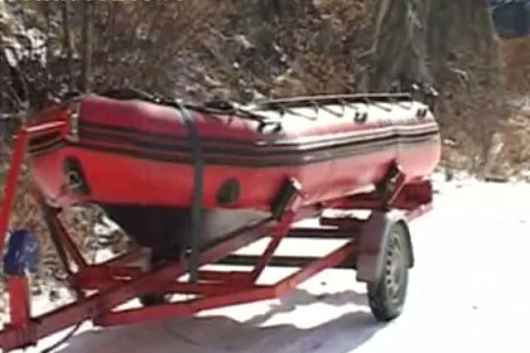 Vezi cum arata lacul Tarnita, unde sunt cautati cei trei disparuti VIDEO