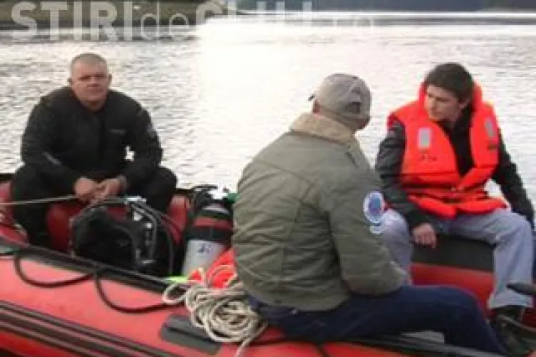 Inecati in Tarnita sau sinucidere? Trei persoane, un tata si doi copii, au disparut de luni VIDEO de la actiunea de cautare