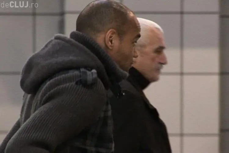 Weldon a plecat in China, joi seara