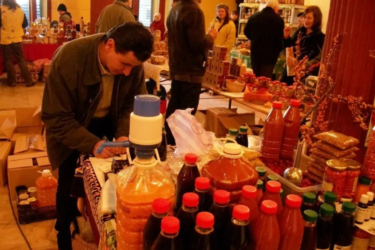 Laptisorul de matca - Produsul ce previne maladia ALZHEIMER il gasesti la Targul de apicultura de la Cluj-Napoca FOTO
