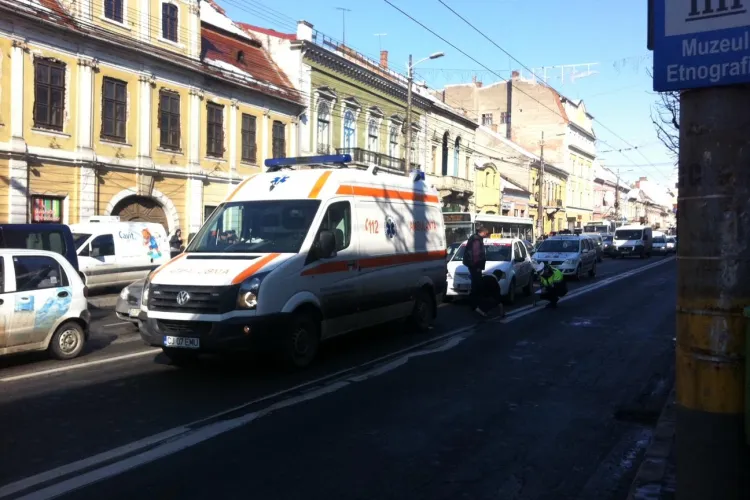 Un copil a fost lovit de un taximetrist pe strada Memorandumului FOTO