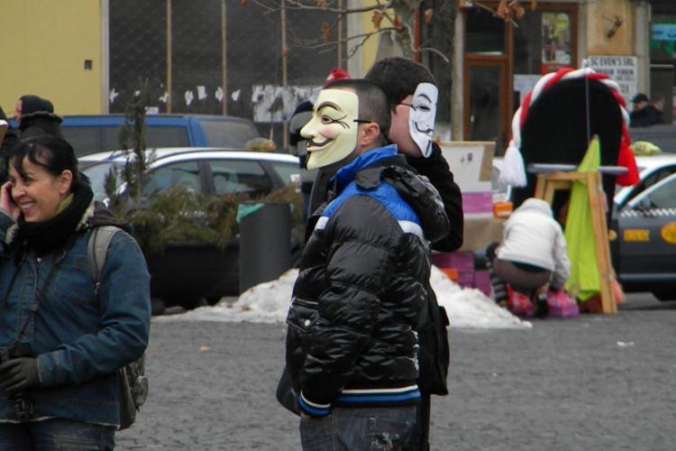 Protestul anti ACTA din Piata Unirii, in Hasdeu: "Iesiti din camine, daca va tine!" VIDEO