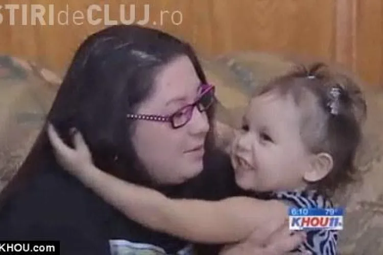 Vezi ce a facut o fetita de 2 ani pentru a-si salva mama de la moarte