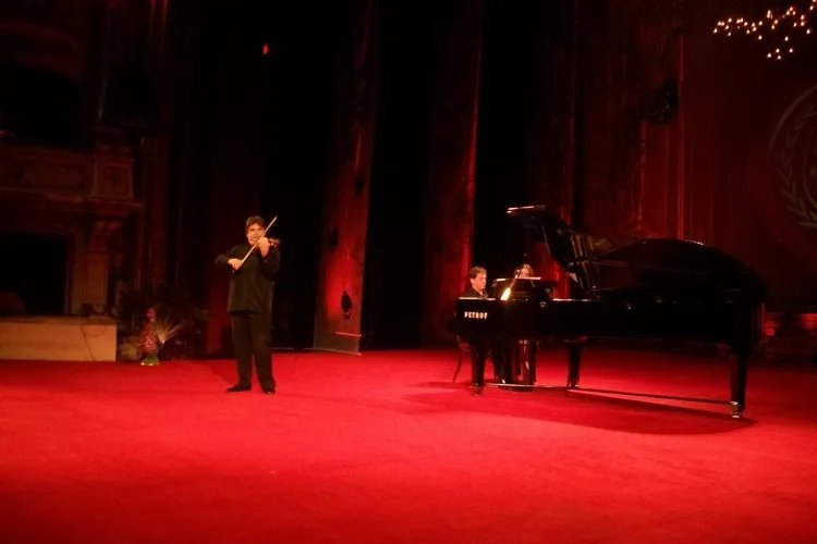 Recital la vioara lui Enescu, construita acum 300 de ani, la Balul Operei de la Cluj VIDEO