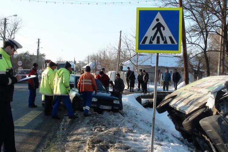 Accident la Catcau! O duba s-a rasturnat FOTO si VIDEO