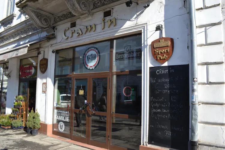 Cram in, barul sportiv alb-negru din centrul orasului (P) FOTO
