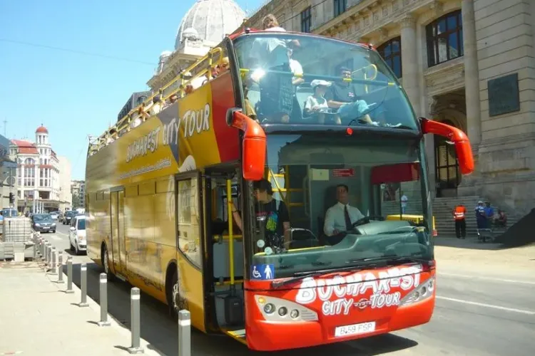 Autobuz decapotabil pentru turisti in Cluj-Napoca si carduri speciale pentru acces in muzee