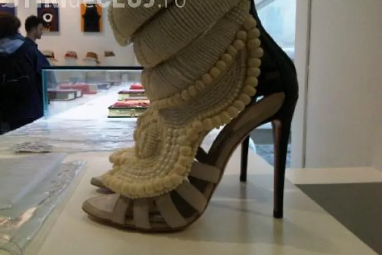 Pantofii de femei Kanye West din piele de vitel costa peste 4000 de euro
