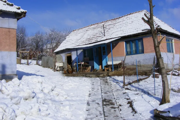 Dezmir! O femeie de 80 de ani si-a dat foc intr-o maniera SOCANTA