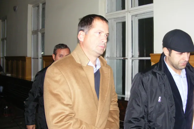 Calin Stoia in dosarul cu "Number one": Il stiu pe Emil Boc, dar nu ma bat pe burta cu el