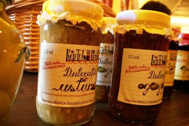 Dulceata de usturoi, ardei iute sau gogonele, la Targul de apicultura din Cluj-Napoca FOTO