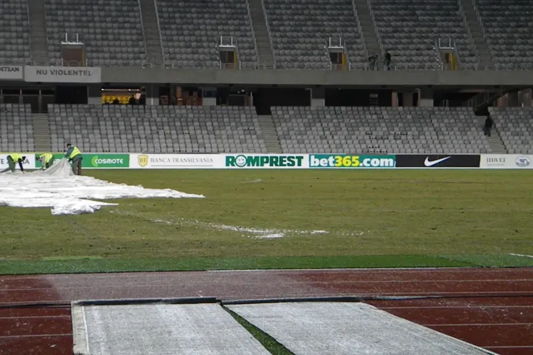 Gazonul de pe Cluj Arena a semanat la finalul meciului U - Steaua cu un maidan! Vezi FOTO de dupa meci