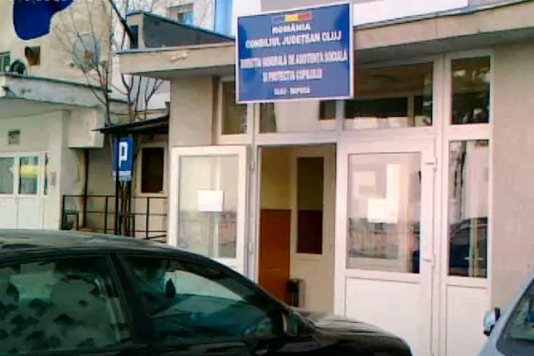 Un sofer a parcat in usa Directiei de Protectie a Copilului Cluj VIDEO STIREA CITITORULUI