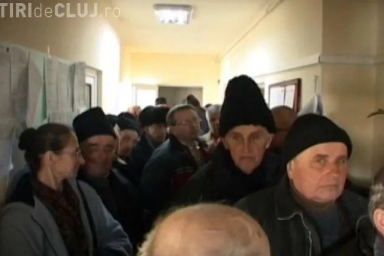 APIA DEJ isi bate joc de oameni! Zeci de oameni se calca in picioare zilnic intr-un sediu inchiriat VIDEO