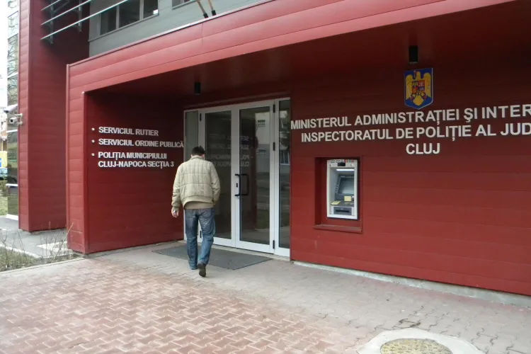 Politisti din Cluj - MITA la radare! Foloseau aparate vechi si luau bani de la soferi pe drumurile nationale VIDEO