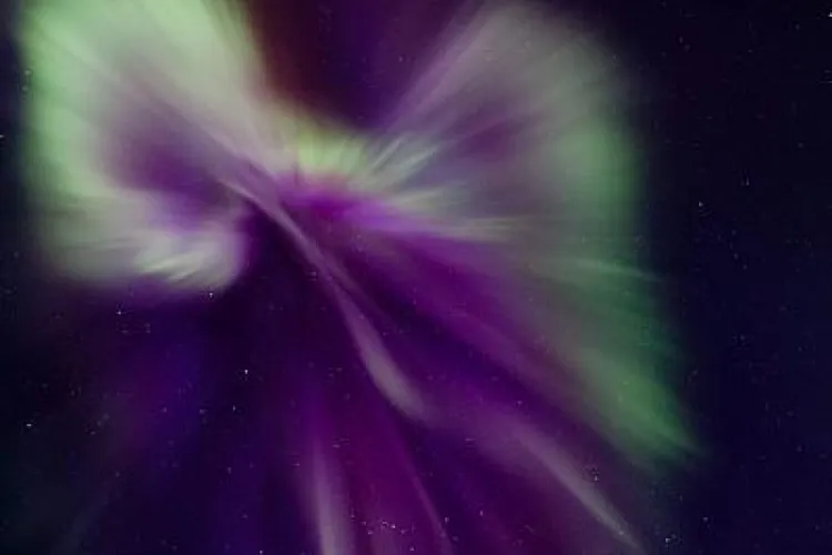 FOTO de senzatie cu aurora boreala! Cerul parca e pictat