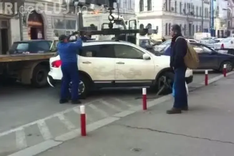 Jeep parcat ilegal, ridicat din fata magazinului Central VIDEO