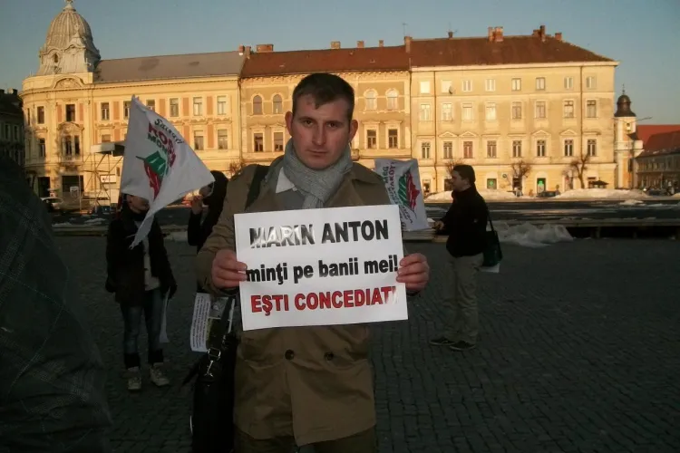 Activistii Rosia Montana au protestat in Piata Unirii! Ei cer demisia secretarului de stat Marin Anton