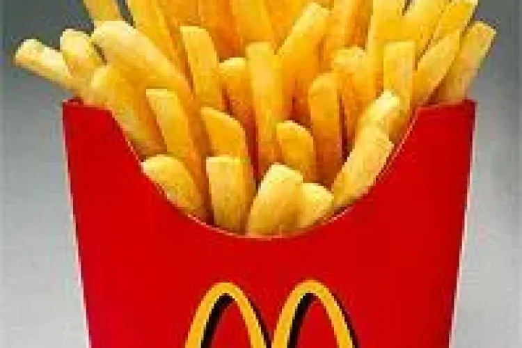 Cartofii prajiti de la McDonald's vor fi scosi din meniurile mici