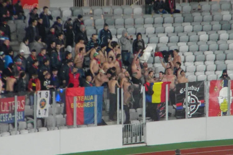 Suporterii Stelei sunt la bustul gol! Imagini INCREDIBILE de pe Cluj Arena FOTO