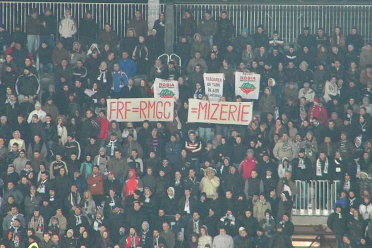 "FRF = RMGC = MIZERIE", banner de protest pe Cluj Arena FOTO