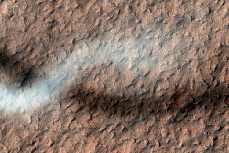 Sarpele spatial, fotografiat pe Marte de o sonda NASA