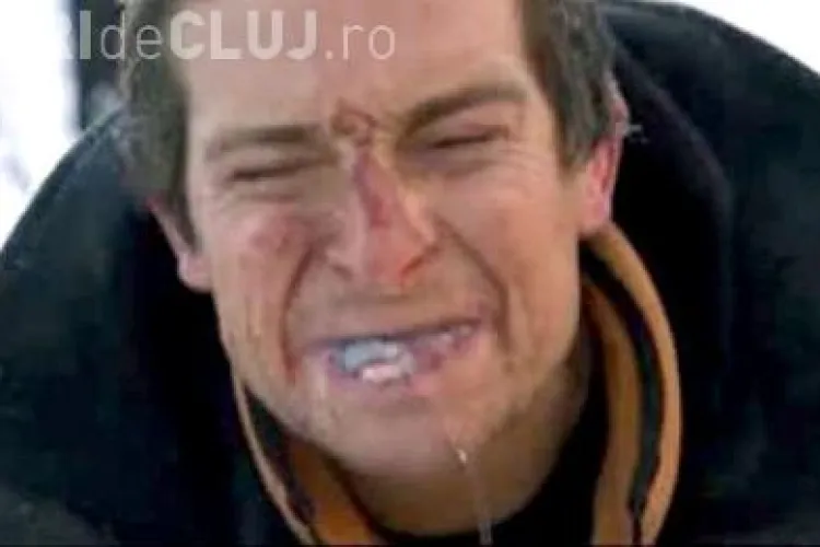 BEAR GRYLLS, concediat de Discovery! Vezi cum a mancat o larva uriasa VIDEO