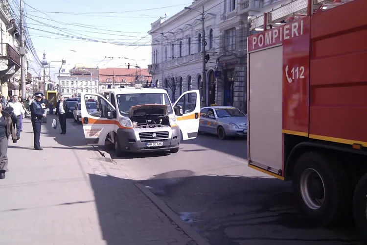 Accident si ambulanta in flacari pe strada Memorandumului FOTO