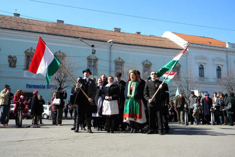 Ziua Maghiarilor la Cluj, 15 martie: Sute de oameni au participat la manifestari VEZI filmul evenimentelor VIDEO
