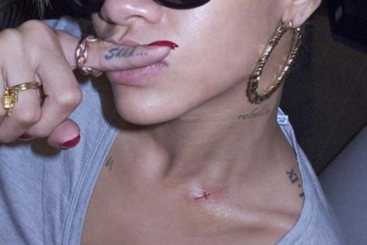 Rihanna si-a facut un nou tatuaj care deja creeaza controverse! FOTO
