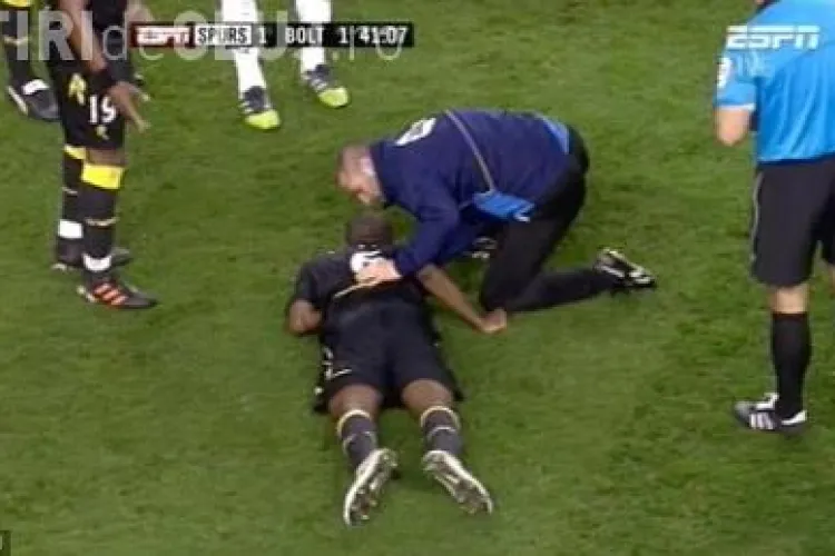 Un fotbalist a facut infarct pe teren FOTO si VIDEO