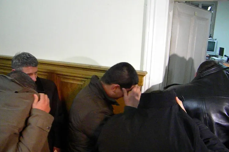 Ce averi au politistii din Cluj acuzati de MITA la RADAR