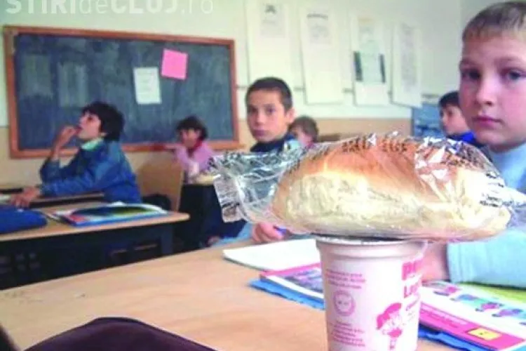 Firma Velpitar, amendata cu 20.000 de lei pentru ca "fura" la gramaj in programul "Cornul si laptele" EXCLUSIV