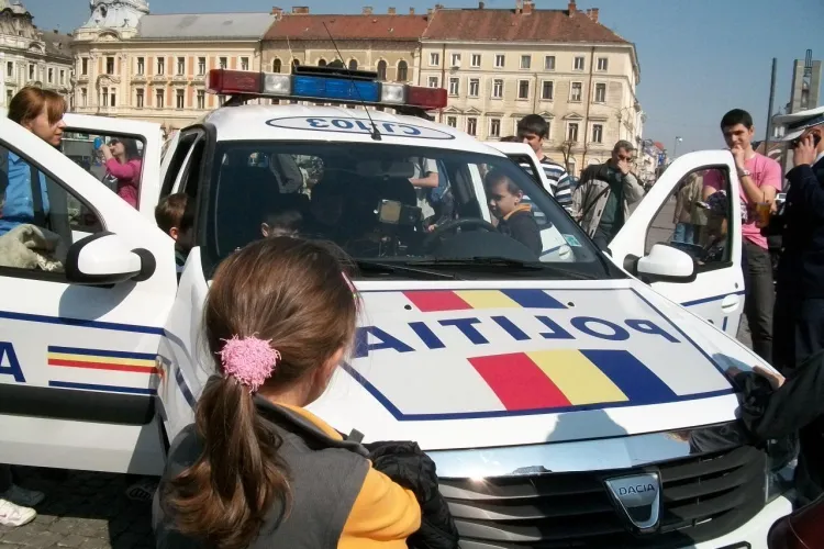 Copiii clujeni au fost politisti de "Ziua Politiei Romane" FOTO