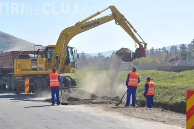 Consiliul Judetean Cluj "carpeste" drumurile judetene distruse in urma iernii