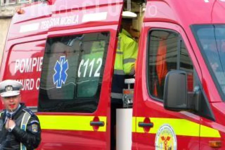 Accident in Stejeris, langa Turda! Trei persoane sunt ranite grav, dupa o depasire neregulamentara UPDATE - O femeie a decedat