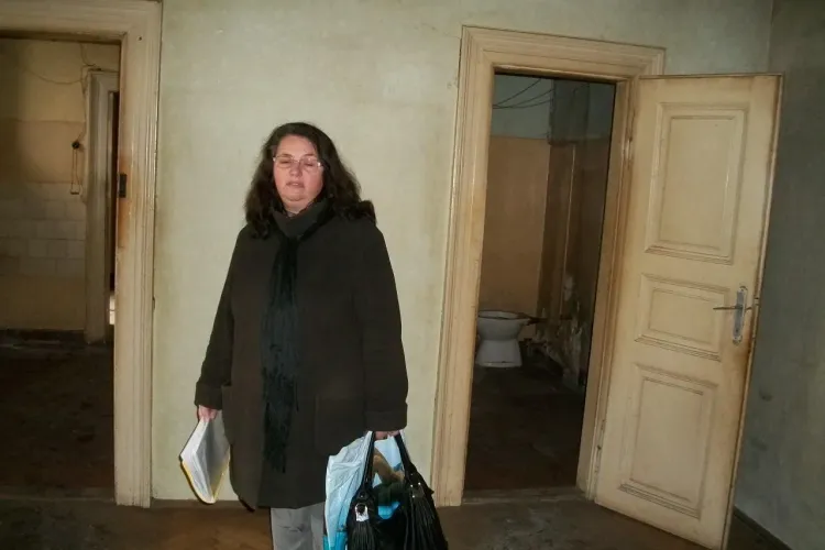 O clujeanca a primit o locuinta sociala si cere Primariei bani pentru modernizarea ei: "E intr-o stare groaznica!" FOTO
