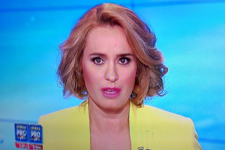 Andreea Esca, manjita cu ruj si machiaj! Prezentatoarea a aparut asa in direct FOTO