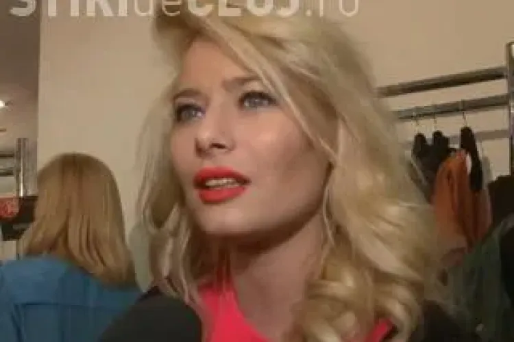 Laura Cosoi: Me despart greu de haine. Nu prea le dau