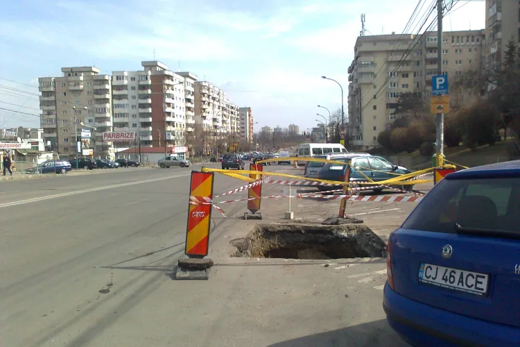 E.ON Gaz a spart Calea Floresti la cativa metri de groapa facuta zilele trecute FOTO