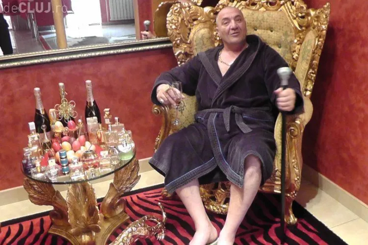 De Pasti, Nelson Mondialu si-a vopsit ouale "cu aur", dupa care pe unul si-a scris numele FOTO