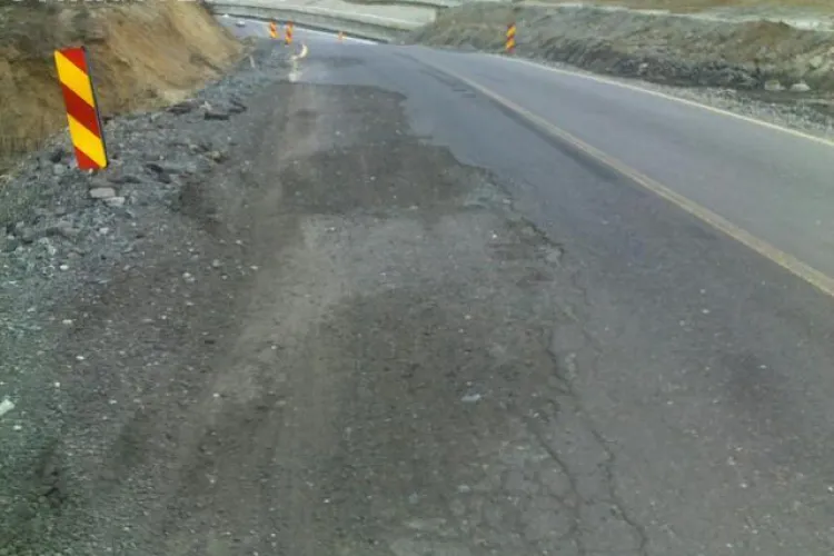 Centura Valcele - Apahida este plina de gropi pe zeci de metri! Nimeni nu mai lucreaza  FOTO