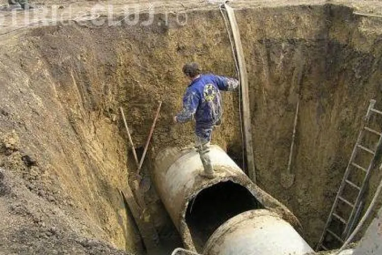 Magistrala de apa care alimenteaza nordul Clujului, sparta de muncitorii de la Electromontaj