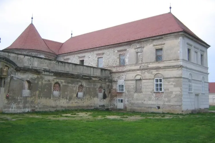 Castelul Banffy, de la Bontida, poate fi vizitat gratuit, miercuri, 18 aprilie