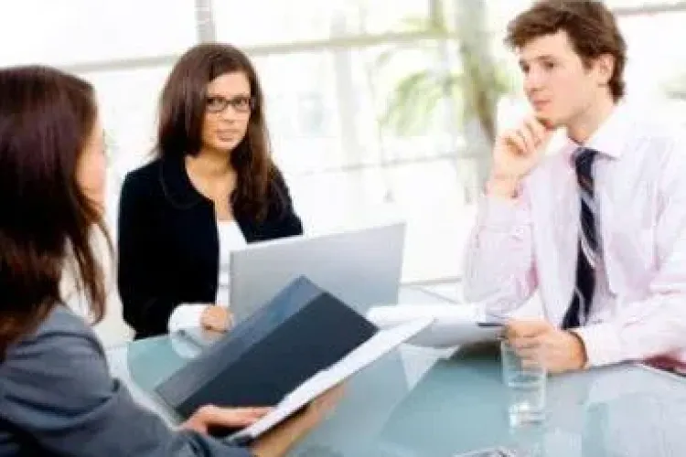 10 lucruri importante de care trebuie sa tii cont atunci cand te angajezi!