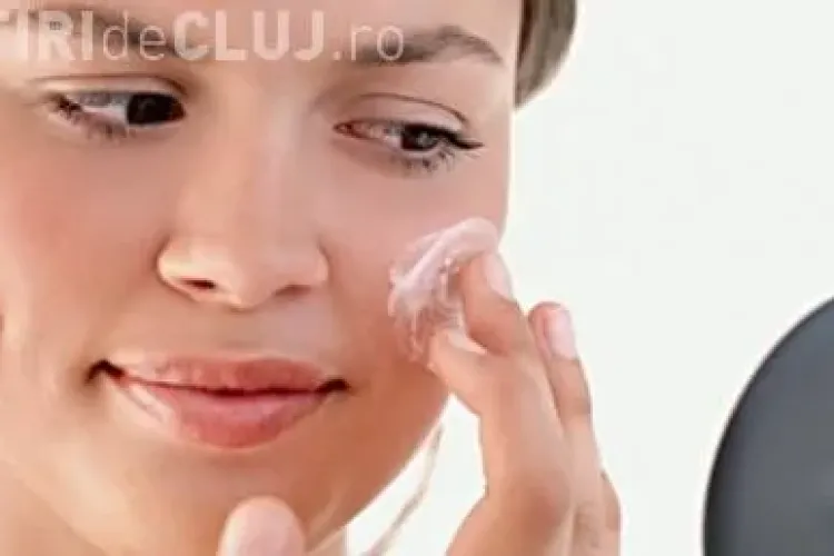 Produsele cosmetice contin ingrediente toxice pentru organism. Vezi care sunt!
