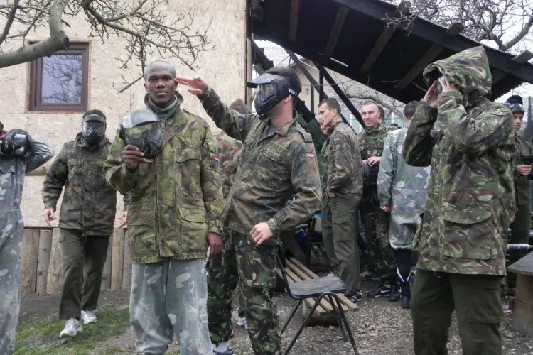 Jucatorii U Cluj s-au inrolat in armata! Cum arata Adrian Cristea in uniforma de "sniper" FOTO