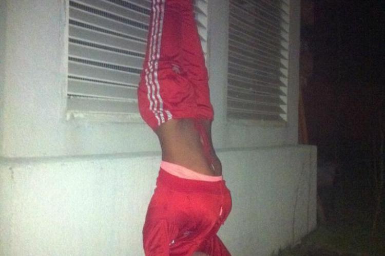 Bianca Dragusanu face gimnastica noaptea, in aer liber! FOTO