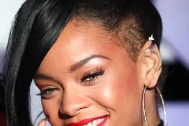 Rihanna se uita la filme porno 